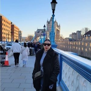 Meet your Posher, Paola